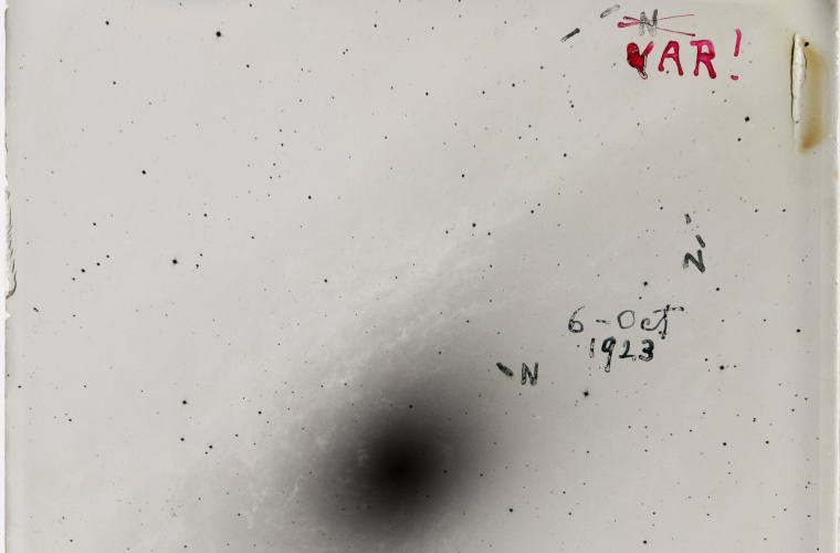 Auf dieser Aufnahme des Andromeda-Nebels hatte Edwin Hubble zunächst drei...