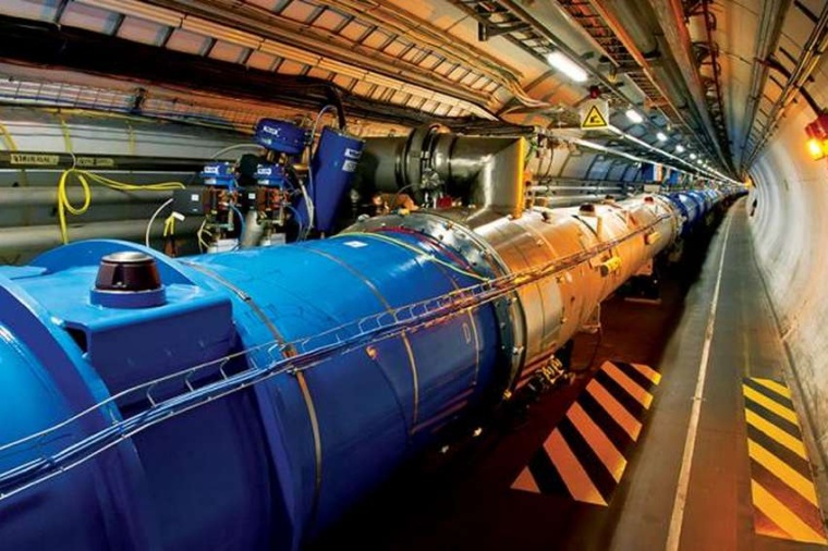 Abb.: Blick in den Tunnel des Large Hadron Collider. (Bild: CERN)
