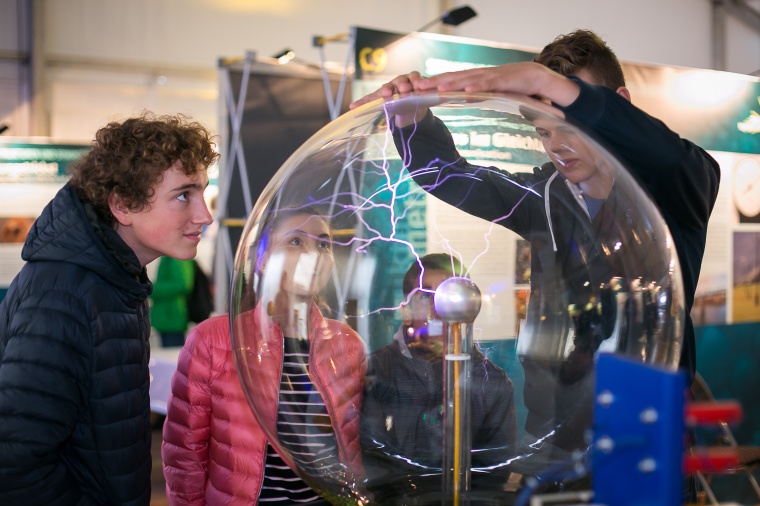 Photo: Physikalische Glanzlichter für jedermann