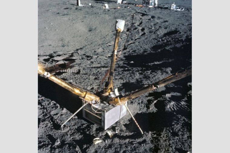Photo: Apollo12: Punktlandung für die Wissenschaft