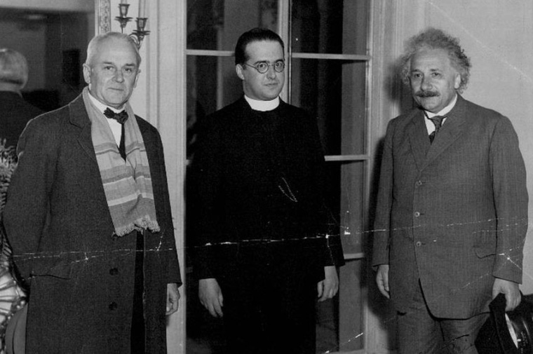 Georges Lemaître zwischen Robert Millikan und Albert Einstein am California...