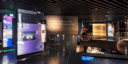 Blick in die Ausstellung im ESO Supernova Planetarium & Besucherzentrum, die...