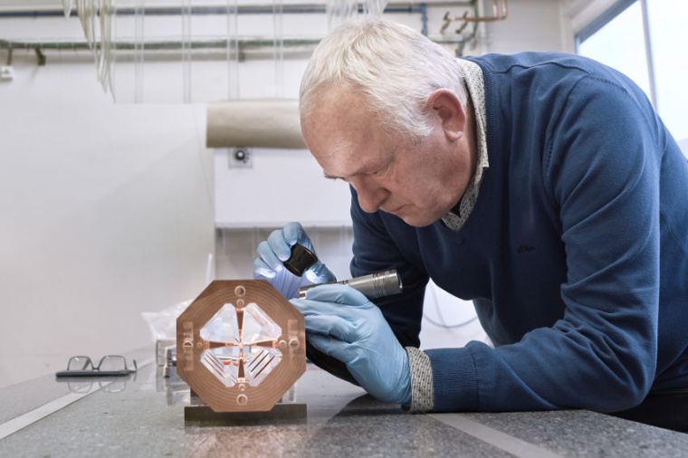 Abb.: CERN baut nicht nur Weltmaschinen: Der hochfrequente Quadrupol des...