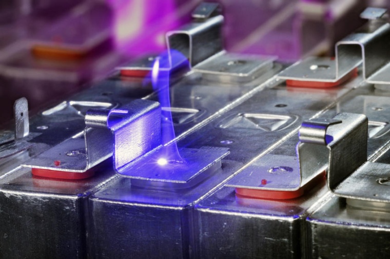 Abb.: Bei der Fertigung neuer Batteriezellen kommt auch das...