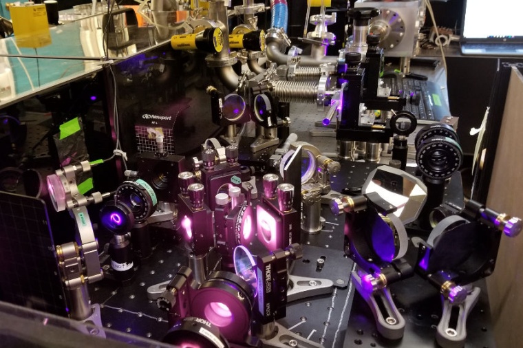 Abb.: Aufbau des Experiments zur Erzeugung eines Drehmoment-XUV-Pulses aus...