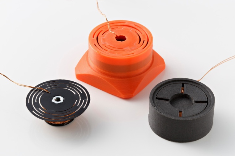 Abb.: Mehrteilige im 3D-Druck additiv gefertigte Tauchspulenaktoren. (Bild:...