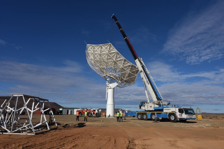 Abb.: Das SKA-MPG Teleskop wird momentan in der südafri­kanischen...