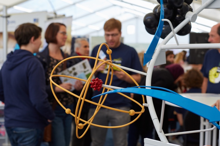 Herzstück der Veranstaltung war eine Mitmachausstellung auf dem Münsterplatz...