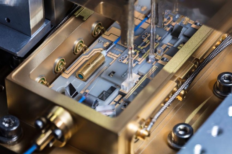 Abb.: Robustes Diodenlasermodul für Weltraumanwendungen bei der...