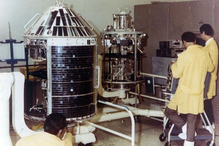 Abb.: Vor fünfzig Jahren startete der erste deutsche Forschungs­satelliten...