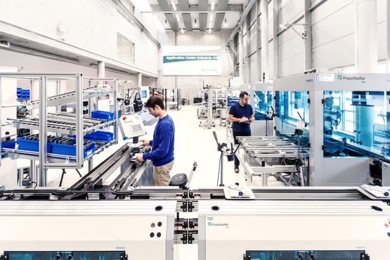 Abb.: Der Einsatz von Gleichstrom hat viel Effizienzpotenzial in Produktion...