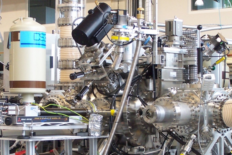 Abb.: Die Heidelberg Elektronenstrahl-Ionenfalle zur Untersuchung...