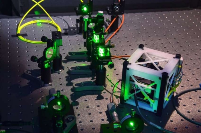 Abb.: Prototyp einer Einzelphotonenquelle für...