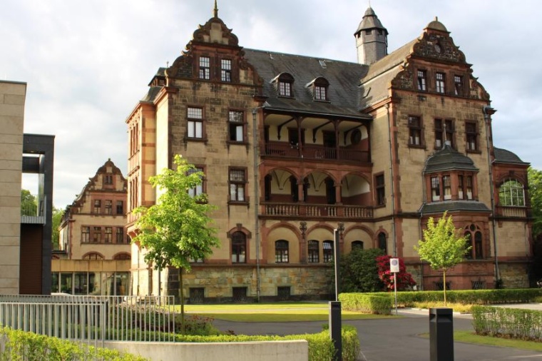 Abb.: Im Physikzentrum Bad Honnef wird über die Zukunft der Teilchenphysik...