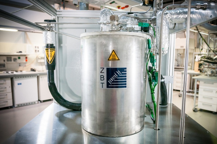 Abb.: In diesem Ammoniak-Cracker wird aus Ammoniak wieder Wasserstoff...