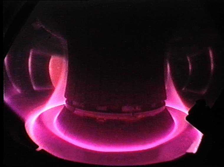 Abb.: Blick in das Plasma der Fusionsanlage ASDEX Upgrade: Das...