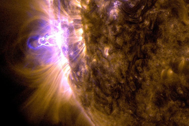 Abb.: Sonneneruption vom 24. Februar 2014, aufgenommen vom Solar Dynamics...