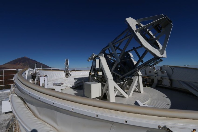 Abb.: Das GREGOR-Sonnen­teleskop auf Teneriffa. (Bild: L. Kleint, KIS)