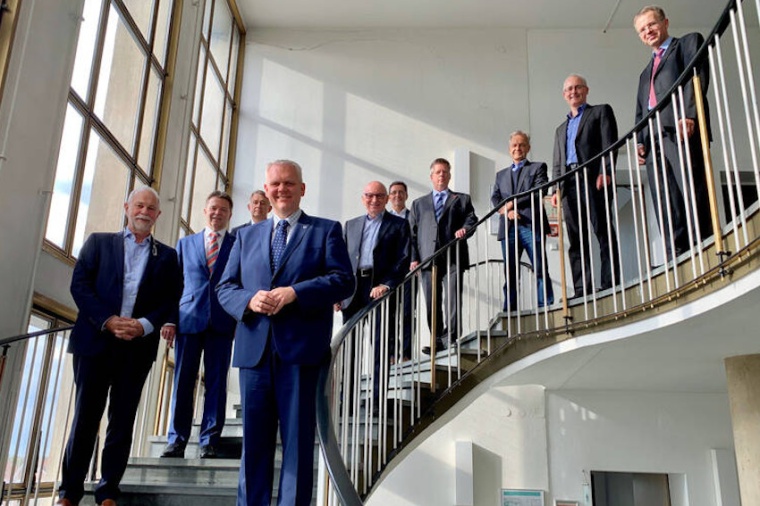 Abb.: Der Lenkungskreis des Bündnisses „Quantum Valley Lower Saxony“....