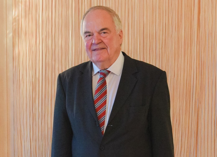 Prof. Dr. Joachim Treusch wurde zum DPG-Ehrenmitglied ernannt. (Bild:...
