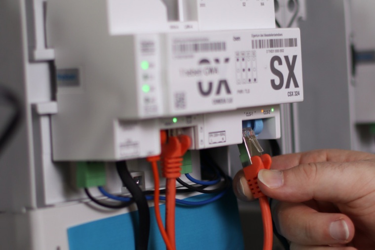 Abb.: Inbetriebnahme einer CLS-Steuerbox, um Solarstrom flexibel als...