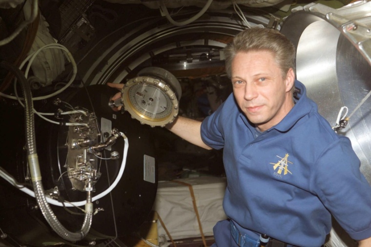 Abb.: Astronaut Thomas Reiter während seiner Astrolab Mission auf der...