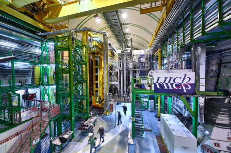 Abb.: Das LHCb-Experiment ist eines der vier großen Experimente am Large...