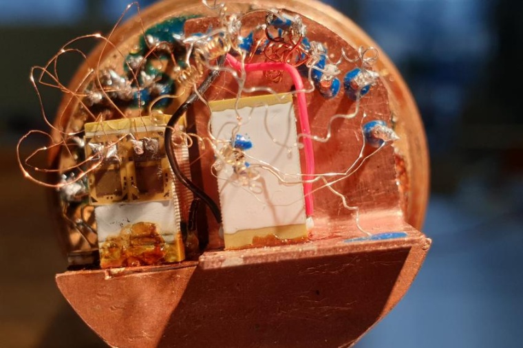 Abb.: Probe für elasto-thermoelektrische Messungen (Bild: IFW Dresden)