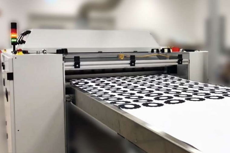 Abb.: Laserdrucker beim Drucken von ­. (Bild: mz Toner Techno­logies GmbH)