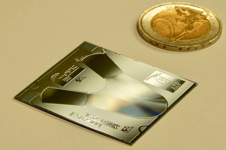 Abb.: Dieser astrophotonische Spektrograph auf einem Chip wurde bei...