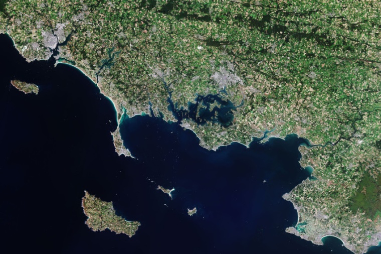 Abb.: Die Satellitenprogramme der ESA liefern Bilder, die zur Überwachung...