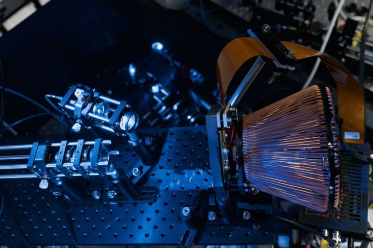 Abb.: Nahaufnahme der Optik des Endoskops im Laserlabor. (Bild: S....