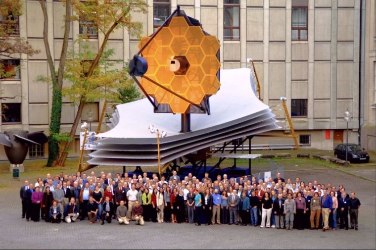 Dieses Foto, das aus Anlass eines James-Webb-Konsortium-Treffens entstand,...