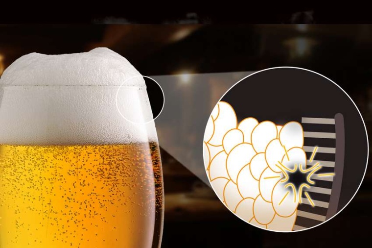 Abb.: Eine superamphiphobe Oberflächenbeschichtung auf einem Glas...