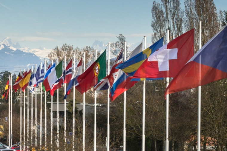 Die Flaggen der 23 Mitgliedsstaaten des CERN (Bild: CERN / Maximilien Brice)