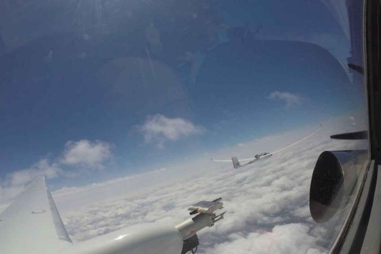 Abb.: Messflug über den Wolken. (Bild: AV Expert)