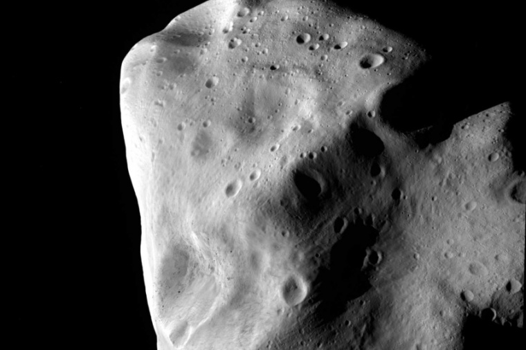 Abb.: Der Hauptgürtel-Asteroid 21 Lutetia, hier eine Aufnahme der...