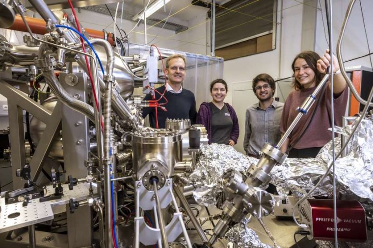 Abb.: Diesem Team von Experimental­physikern der TU Graz gelang der Nachweis...