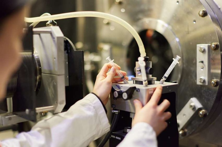 Abb.: Neutronenkleinwinkelanlage: Neutronen der...