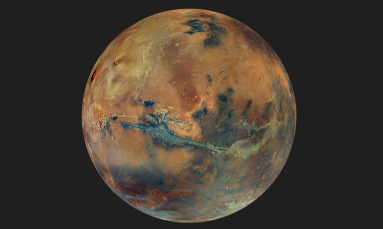 Abb.: Der Mars in Farbe (Bild: ESA / DLR / FU Berlin / G. Michael)